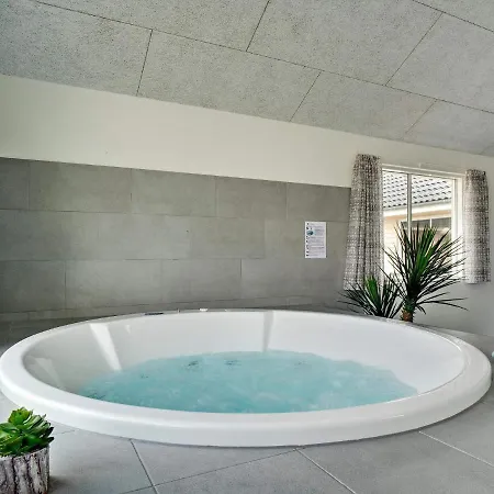 Luxury Retreat By Houstrup - By Traum *