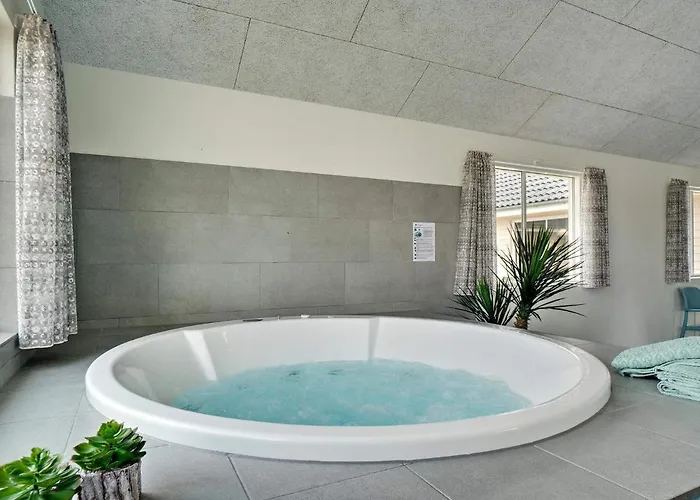 Luxury Retreat By Houstrup - By Traum *